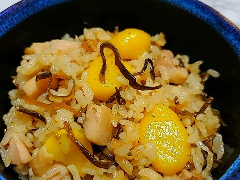 栗と鶏肉の塩昆布バター炊き込みご飯